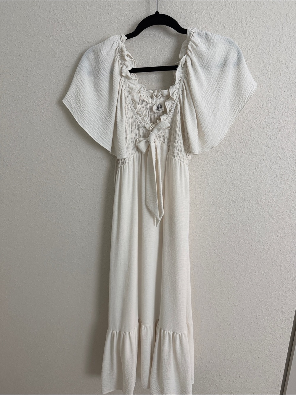 dRA Maxi Dress with Ruffle Neck and Tie-Front